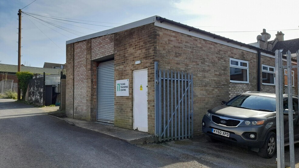 7 Station Rd, Tidworth for lease - Primary Photo - Image 1 of 2