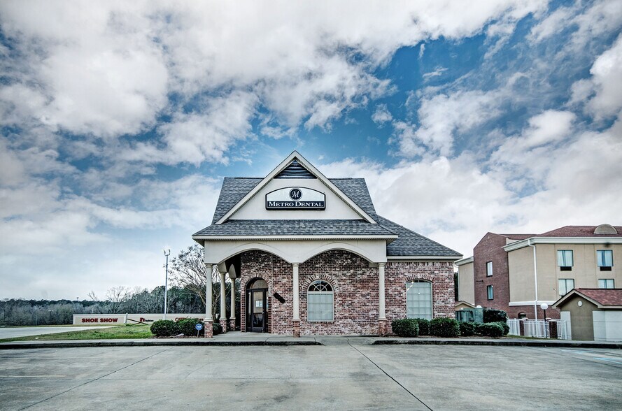 1237 Highway 35, Forest, MS for sale - Building Photo - Image 2 of 37