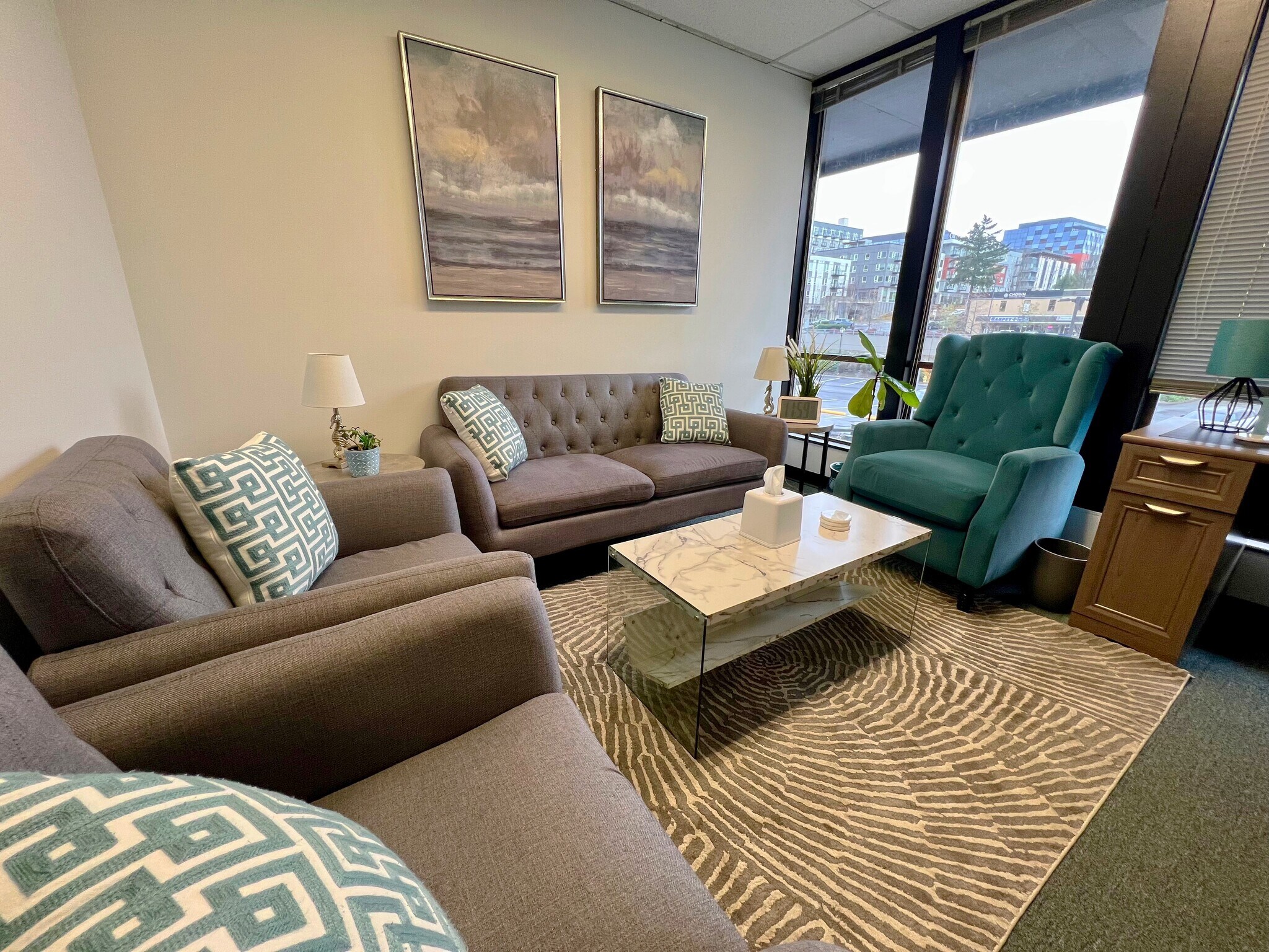 1 Lake Bellevue Dr, Bellevue, WA for lease Interior Photo- Image 1 of 3