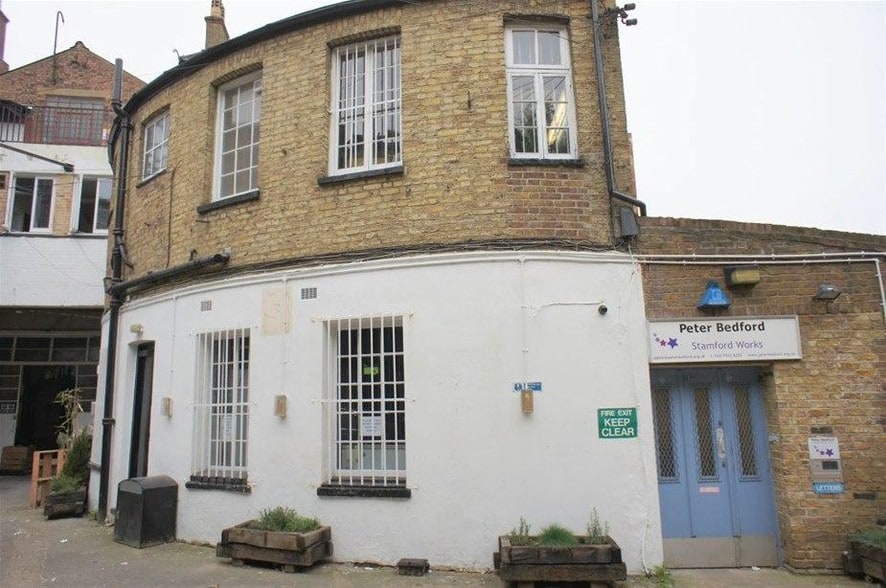 3 Gillet Sq, London for lease - Building Photo - Image 1 of 7