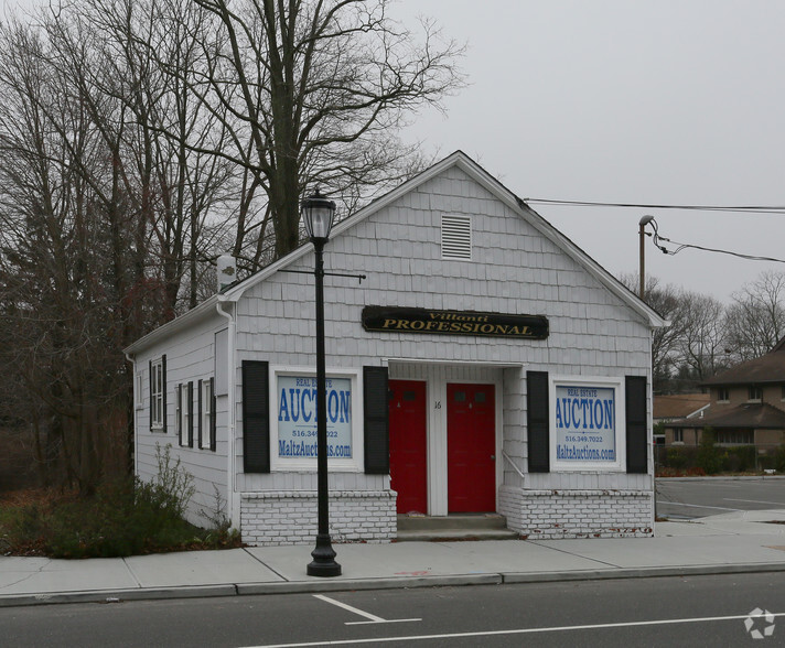 16 Broadway Ave, Rocky Point, NY for sale - Primary Photo - Image 1 of 1