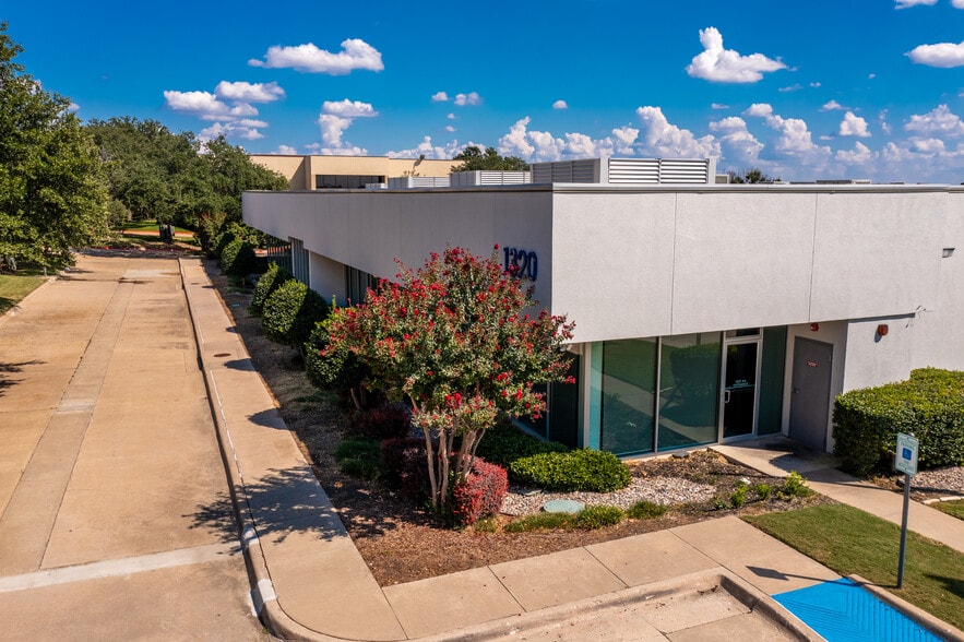 1320 W Walnut Hill Ln, Irving, TX for sale - Building Photo - Image 2 of 40