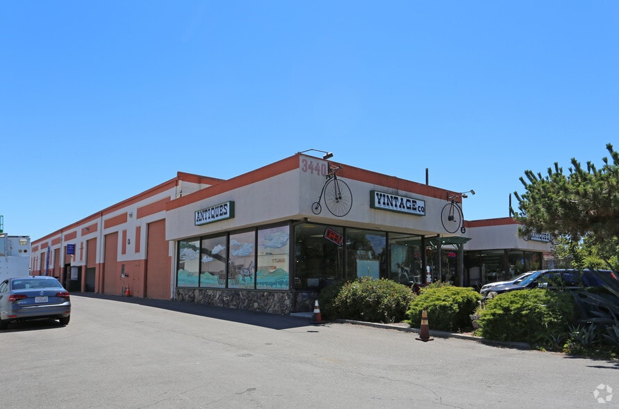 3440 Stanley Blvd, Pleasanton, CA for lease - Building Photo - Image 3 of 22