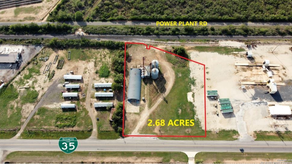 3455 E Bi 35, Pearsall, TX for sale - Primary Photo - Image 1 of 1