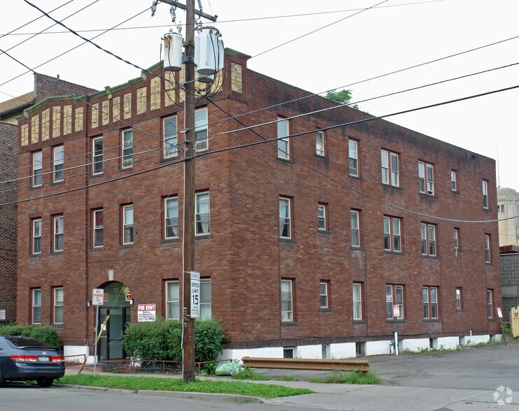 111 Oak St, Binghamton, NY for sale - Primary Photo - Image 1 of 1