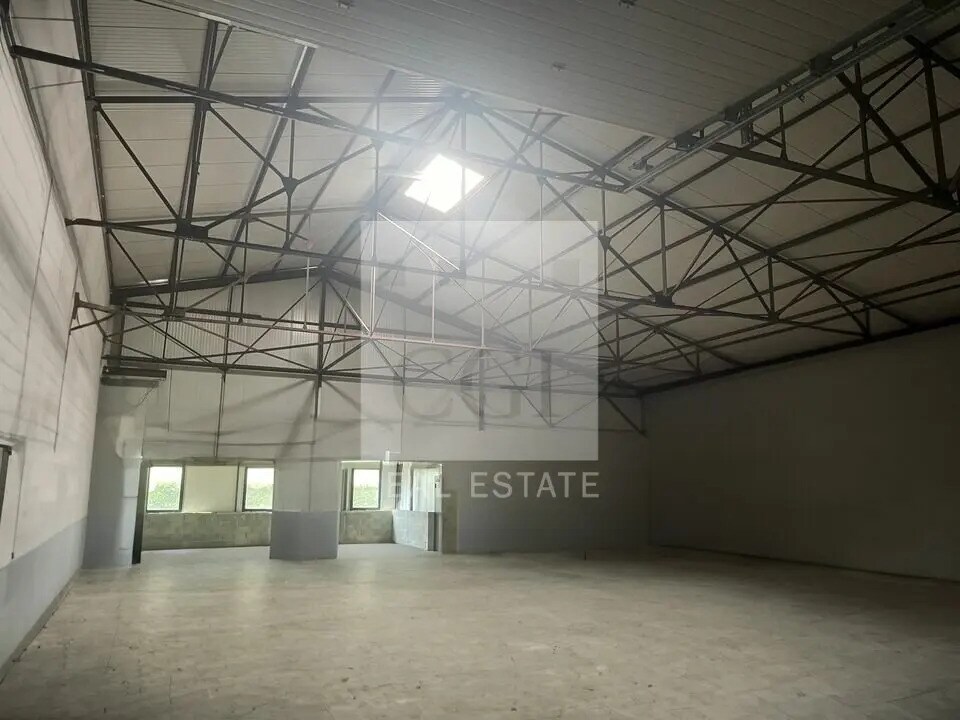 Vente Local d'activités 380 m² - Photo 1