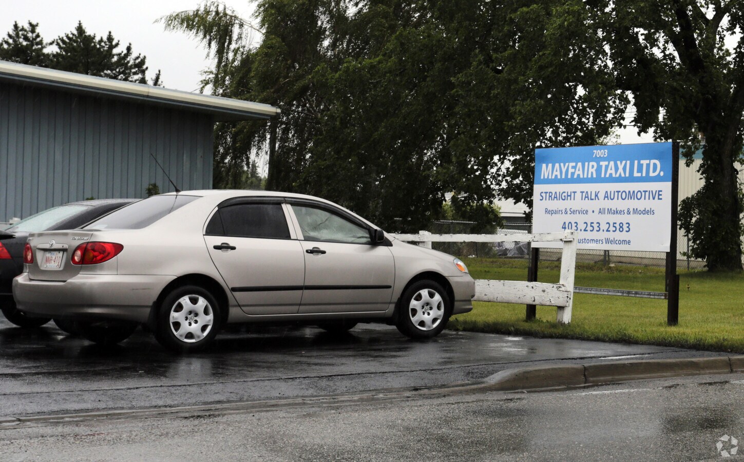 7003 Farrell Rd SE, Calgary, AB T2H 0T2