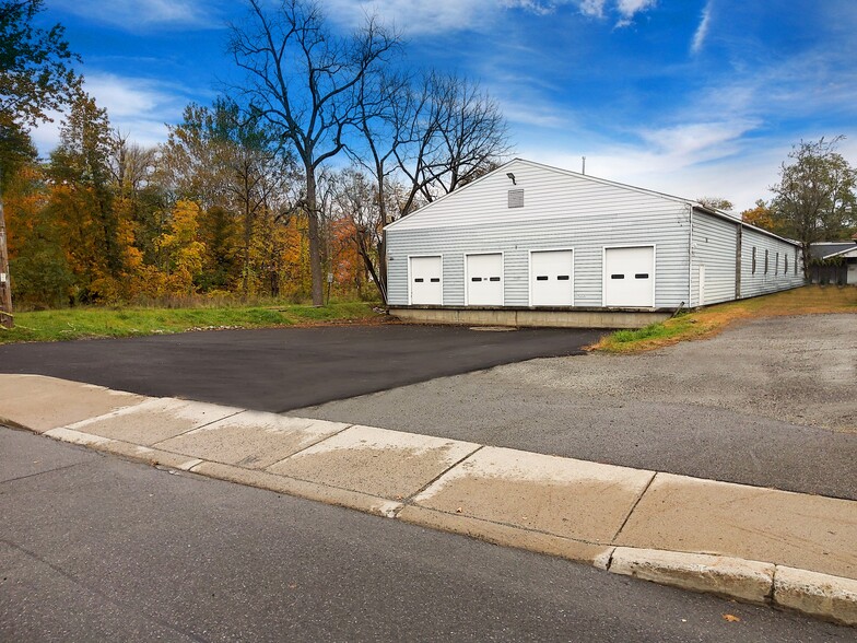 3 Edwards Pl, Ellenville, NY for lease - Building Photo - Image 2 of 8