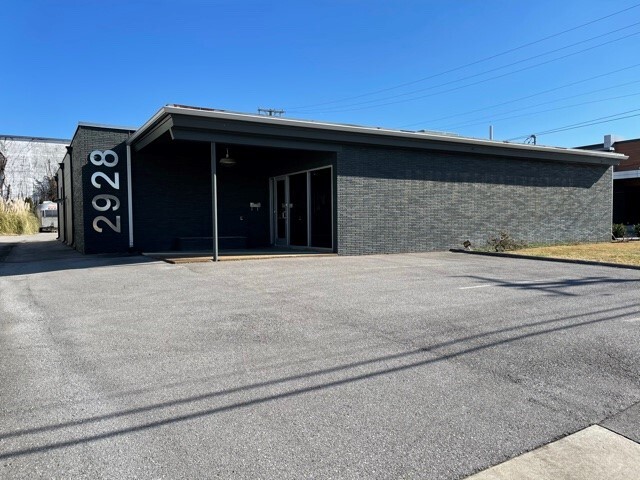 2928 Foster Creighton Dr, Nashville, TN for lease - Building Photo - Image 1 of 7