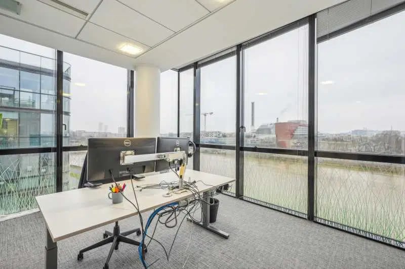 2-8 Rue Sarah Bernhardt, Asnières-sur-Seine for lease - Interior Photo - Image 2 of 8