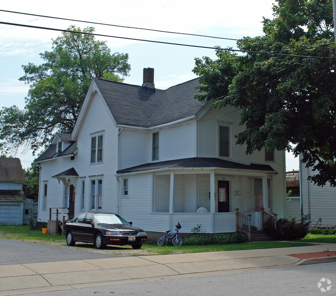 321 Jefferson St, Algonquin, IL for lease - Primary Photo - Image 1 of 10