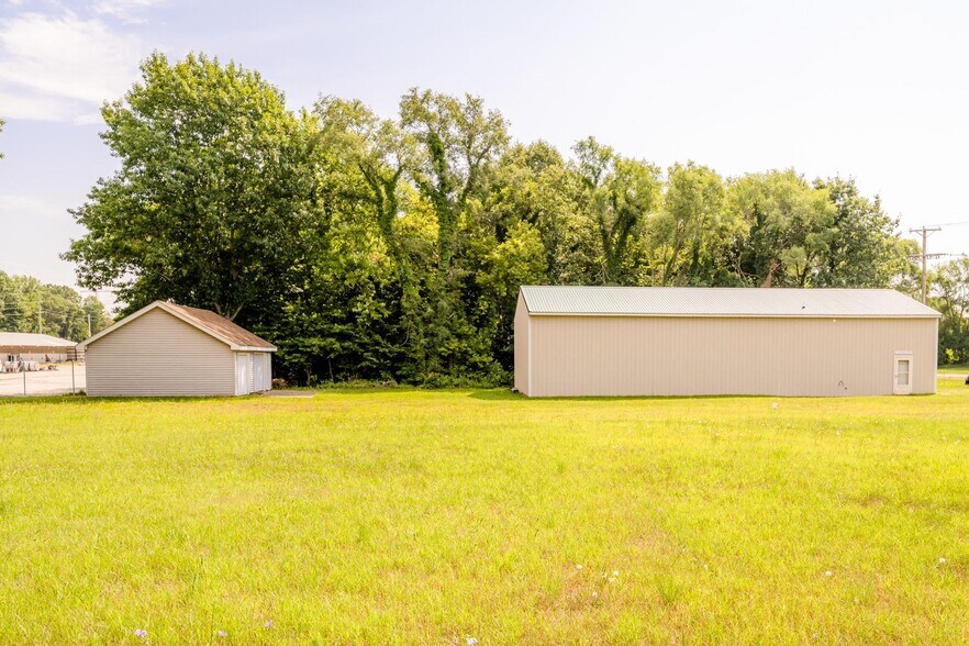 8273 Red Arrow Hwy, Bridgman, MI 49106