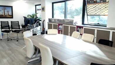 392 Avenue Des Genévriers, La Ciotat for lease Building Photo- Image 1 of 4