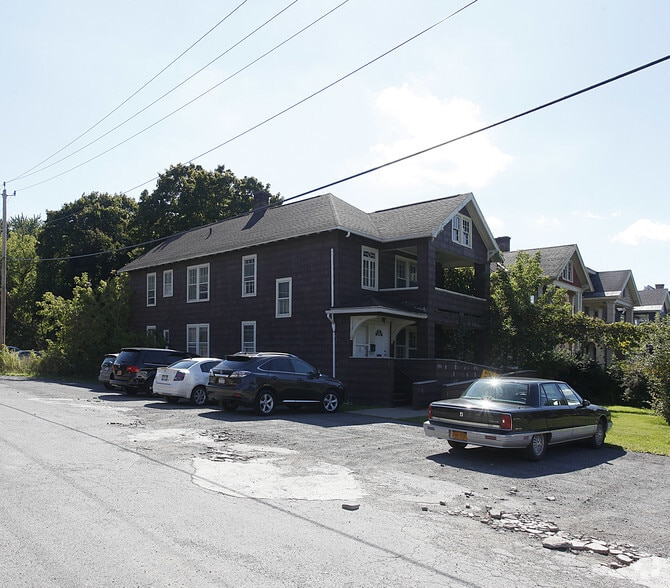 2701 Genesee St, Utica, NY for sale - Building Photo - Image 2 of 7