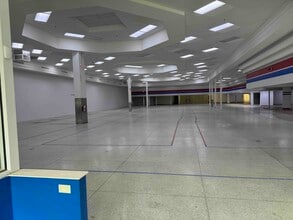 6495 Quivira Rd, Shawnee, KS for lease Building Photo- Image 1 of 9