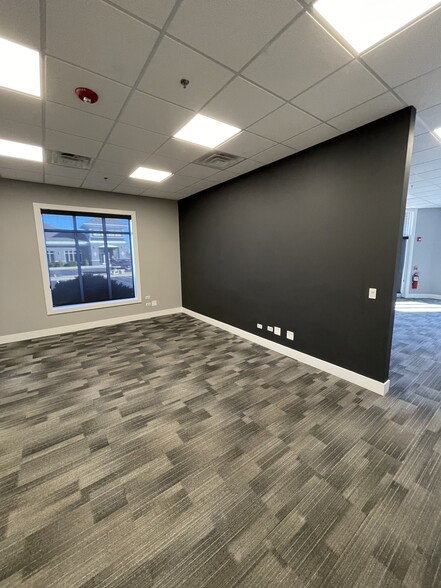 6021 Washington St, Gurnee, IL for lease - Interior Photo - Image 3 of 7