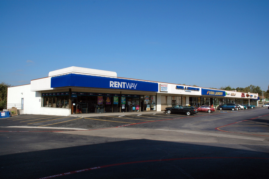 1402-1406 W Walnut St, Garland, TX for lease - Building Photo - Image 2 of 7