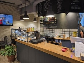 Retail in Barcelona, Barcelona for lease Interior Photo- Image 2 of 11