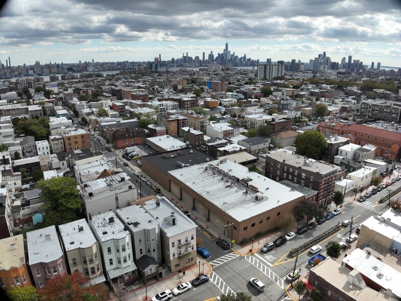 609 10th St, Union City, NJ for sale - Matterport Community - Image 3 of 32