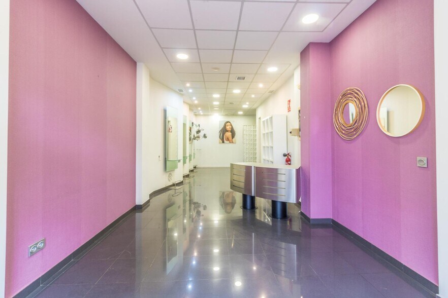 Retail in L'Alcúdia for sale - Building Photo - Image 2 of 27