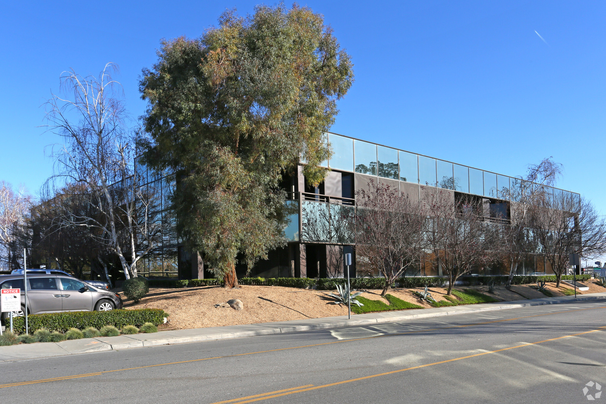 3434 Truxtun Ave, Bakersfield, CA for lease Building Photo- Image 1 of 6