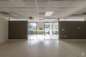 6300-6350 N Powerline Rd, Fort Lauderdale, FL for lease Interior Photo- Image 2 of 7