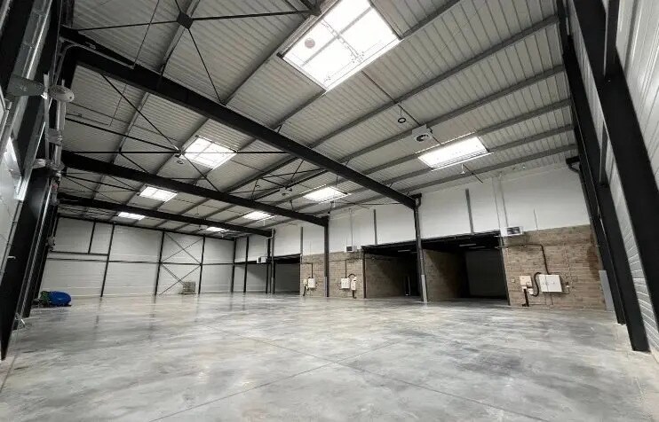 Flex in Marignane for sale - Building Photo - Image 1 of 4