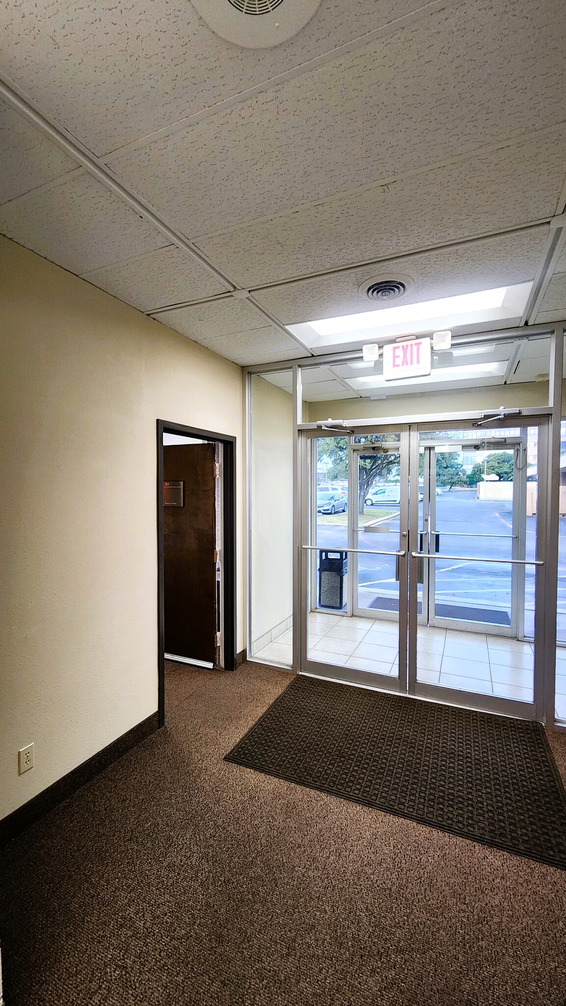 227 NE Loop 820, Hurst, TX for lease Building Photo- Image 1 of 6