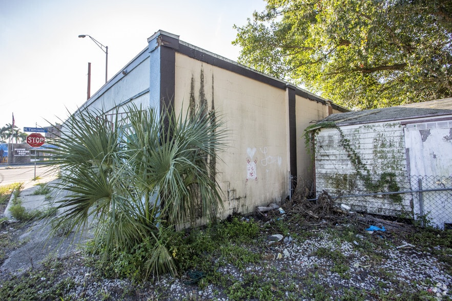 1181 N Tamiami Trl, North Fort Myers, FL for sale - Building Photo - Image 2 of 2