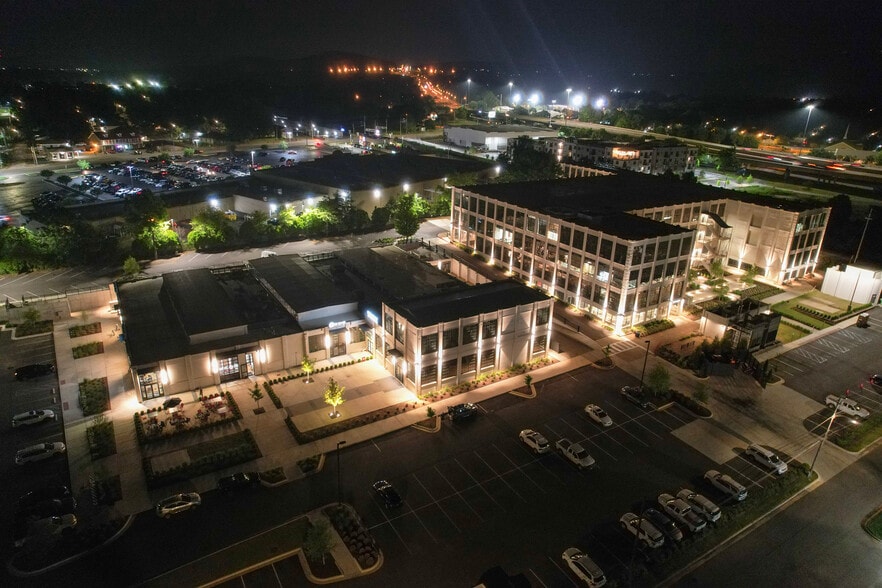 1300 Meridian St N, Huntsville, AL for lease - Building Photo - Image 1 of 12