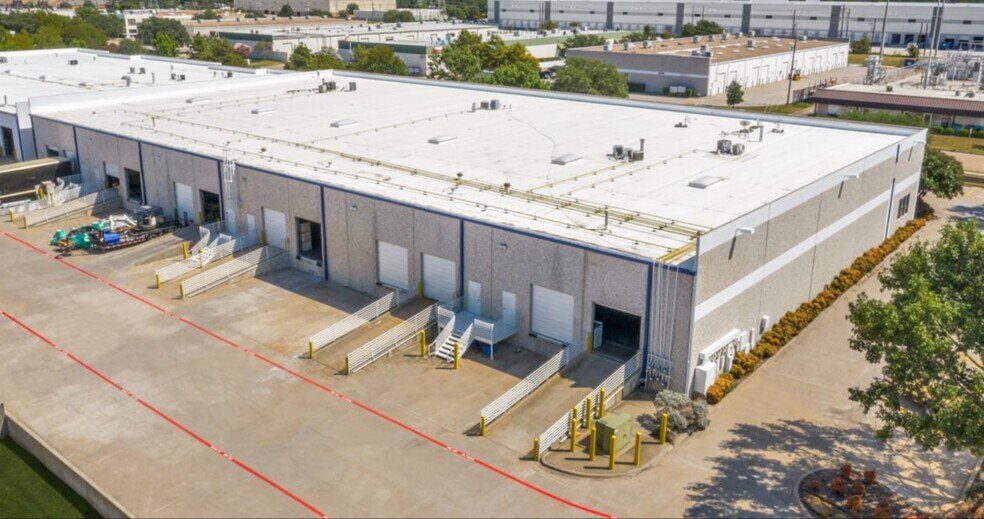 2515 Tarpley Rd, Carrollton, TX for lease - Building Photo - Image 2 of 3