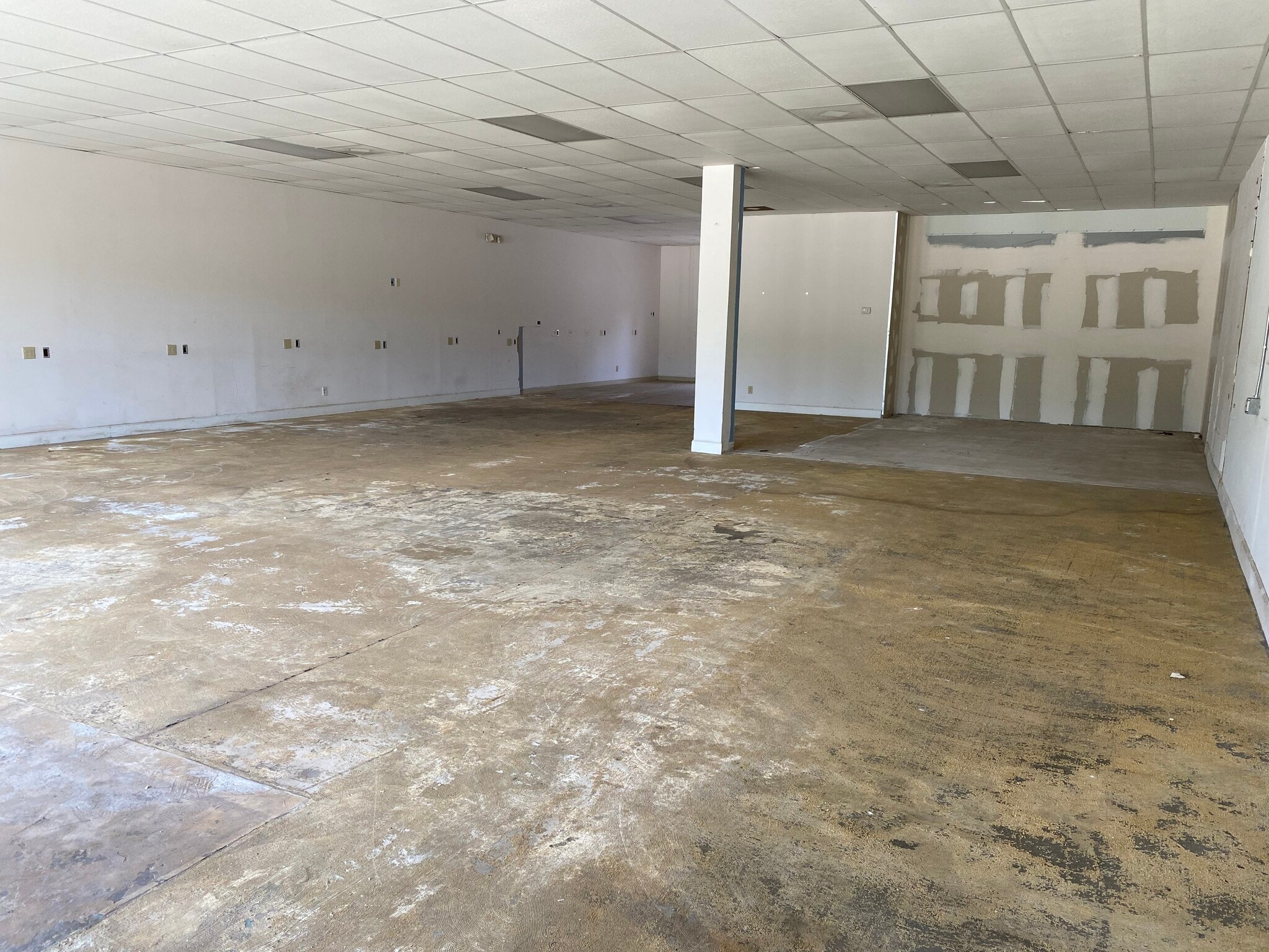 7035 Philips Hwy, Jacksonville, FL for lease Building Photo- Image 1 of 5