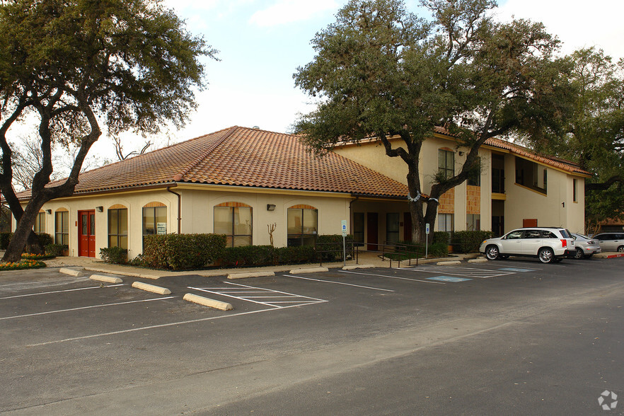 6391 De Zavala Rd, San Antonio, TX for lease - Primary Photo - Image 1 of 3