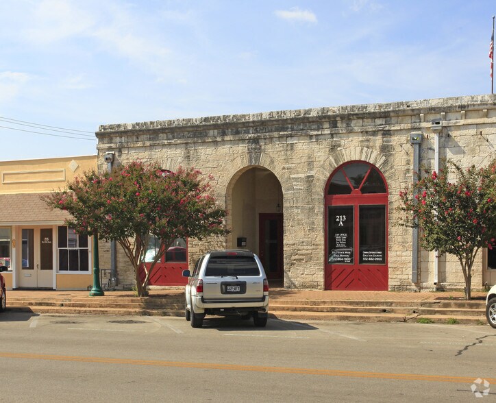 213 W 8th St, Georgetown, TX for sale - Primary Photo - Image 1 of 1