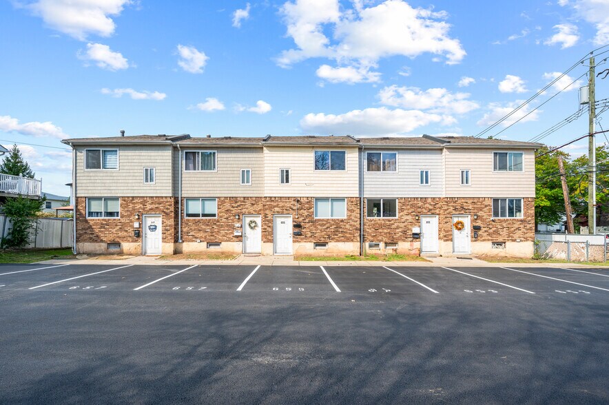 651 Leverett Ave, Staten Island, NY for sale - Building Photo - Image 1 of 1