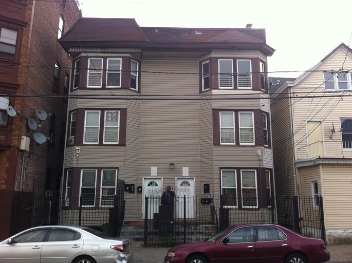 775 E 19th St, Paterson, NJ for sale Primary Photo- Image 1 of 1