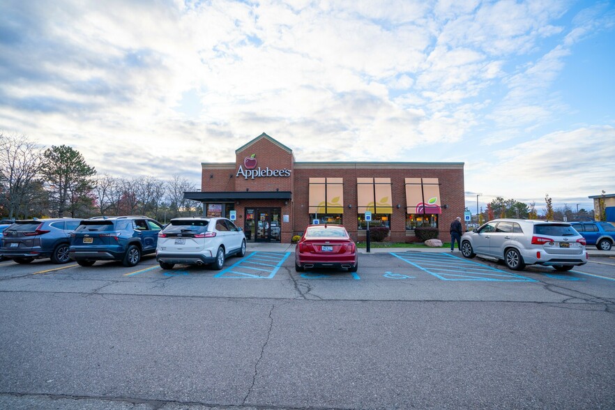 455 Haggerty Rd, Walled Lake, MI for sale - Building Photo - Image 2 of 6