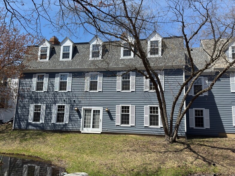 1626 W Colonial Pky, Inverness, IL for sale - Building Photo - Image 3 of 37