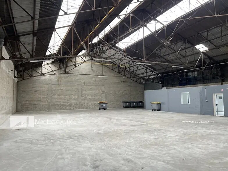 Flex in Gennevilliers for lease - Interior Photo - Image 3 of 5