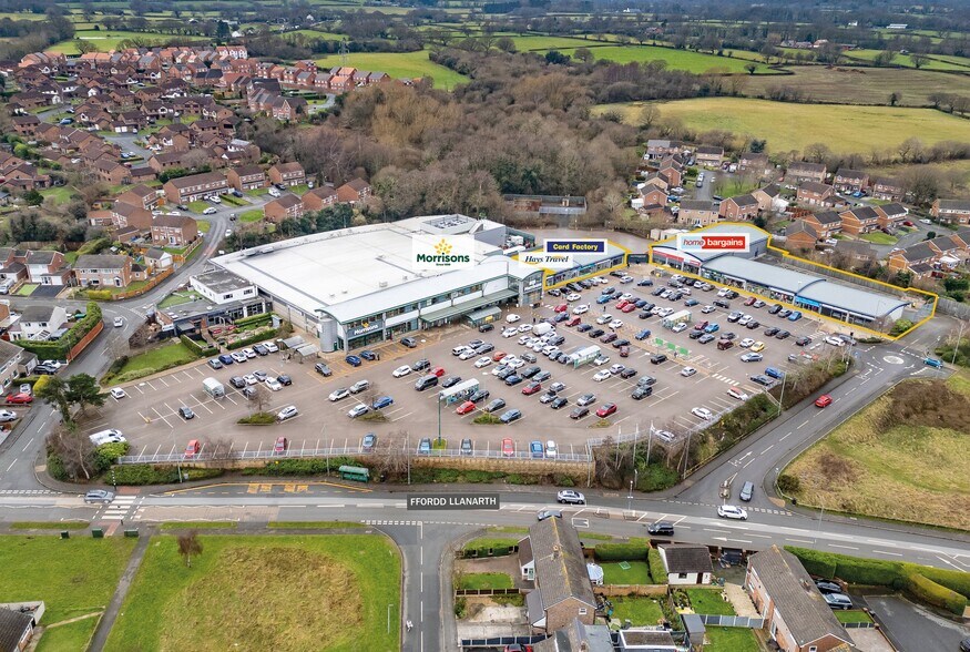 Quay Shopping Centre portfolio of 2 properties for sale on LoopNet.com - Building Photo - Image 2 of 2