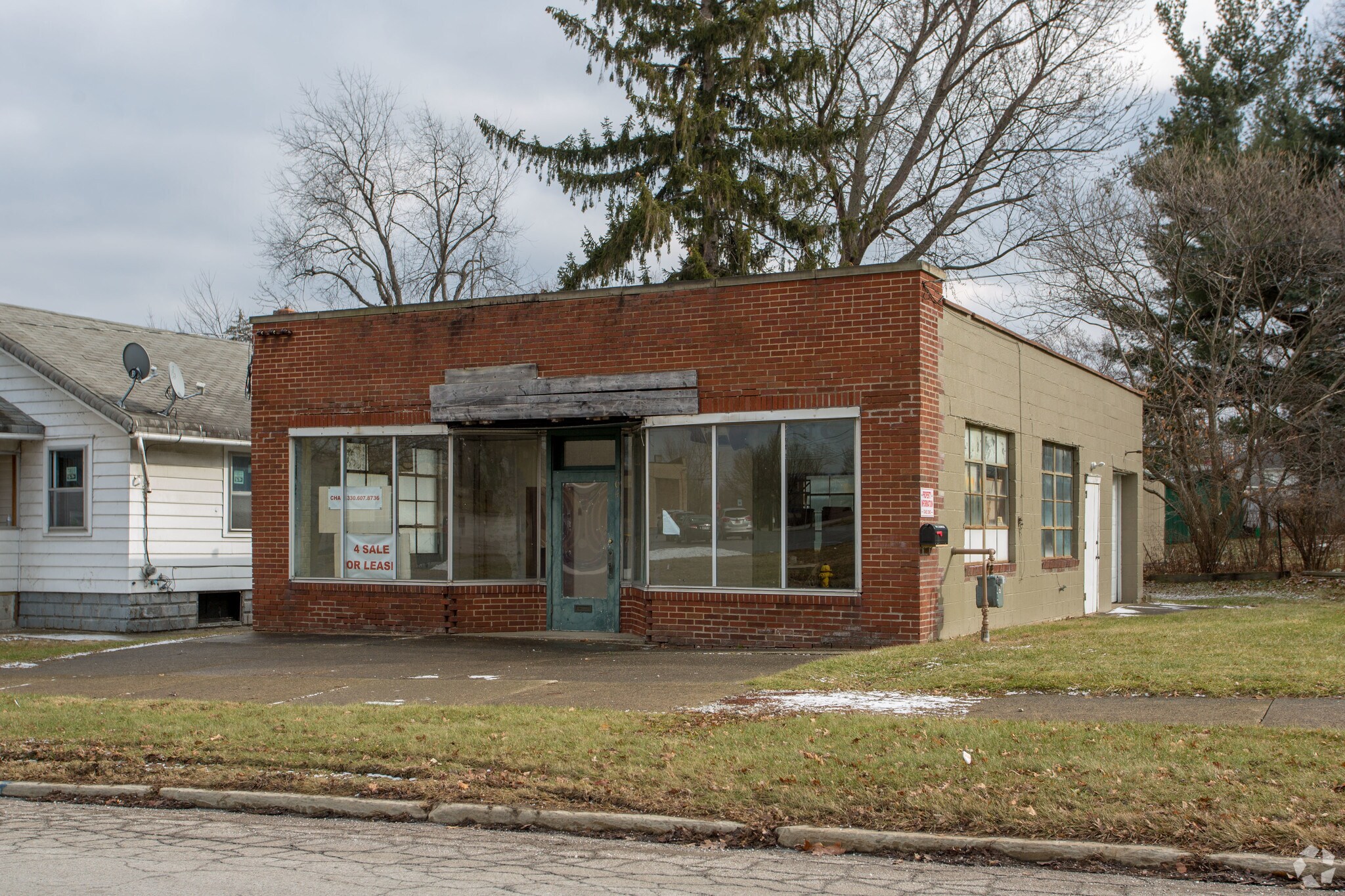 704 E Glenwood Ave, Akron, OH for sale Primary Photo- Image 1 of 1