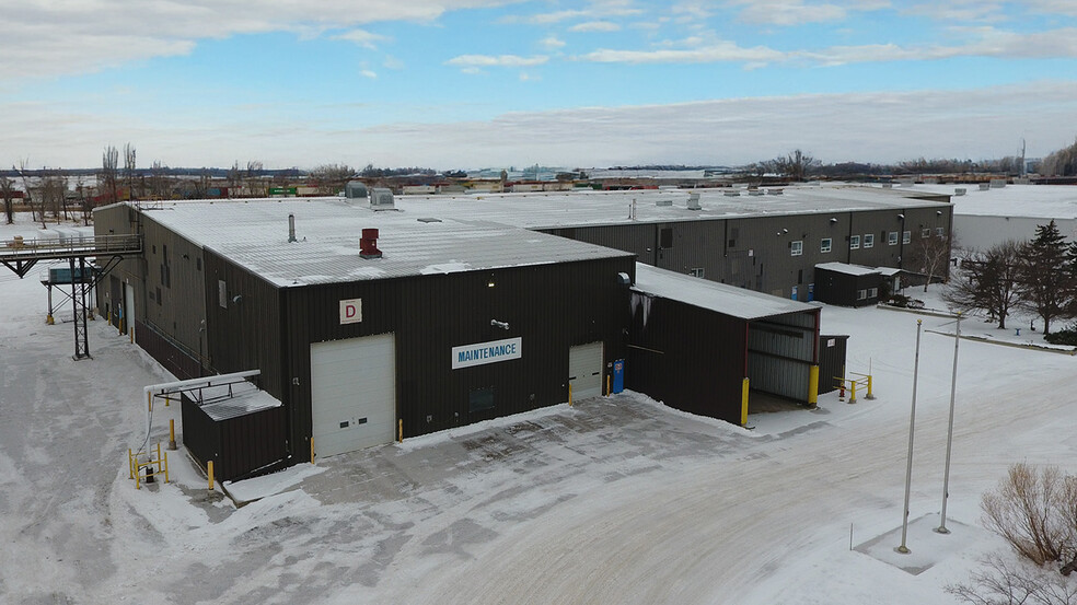 770 Pandora Av E, Winnipeg, MB for lease - Building Photo - Image 1 of 13