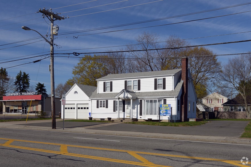 24 Newport Ave, Pawtucket, RI for sale - Building Photo - Image 3 of 23