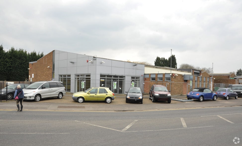 8 Sovereign Way, Tonbridge for sale - Primary Photo - Image 1 of 1