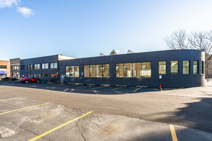 727 E Main St, Rochester, NY for lease - Building Photo - Image 3 of 12