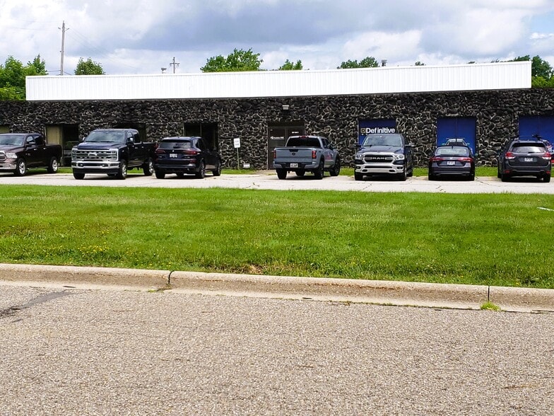 2035 Midway Dr, Twinsburg, OH for sale - Building Photo - Image 3 of 16