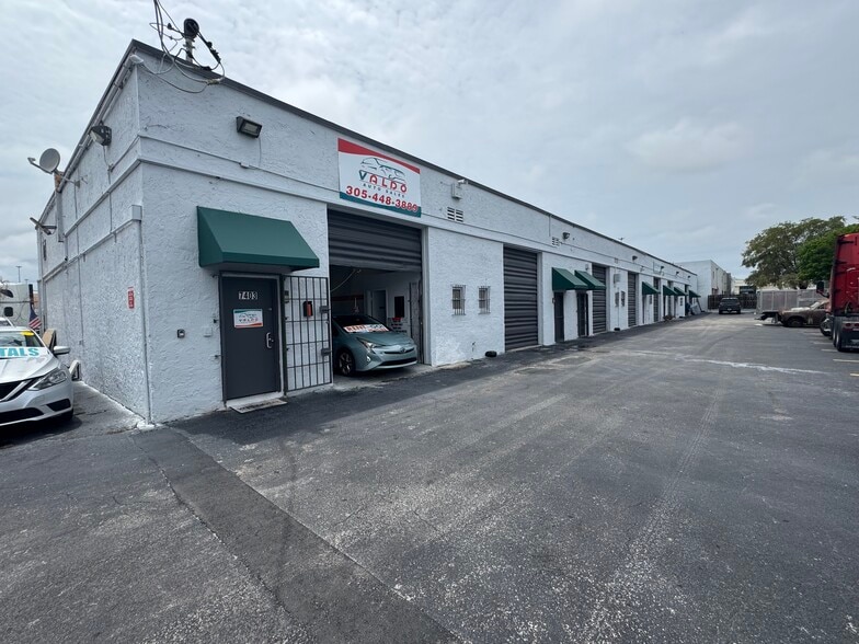 7403 NW 7th St, Miami, FL for lease - Building Photo - Image 1 of 3