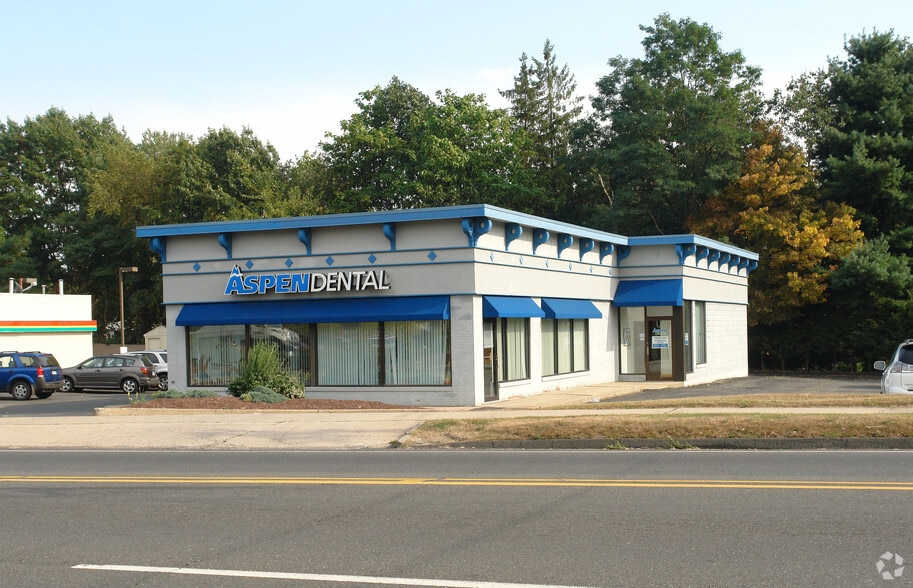 1128 Farmington Ave, Bristol, CT for sale - Primary Photo - Image 1 of 2