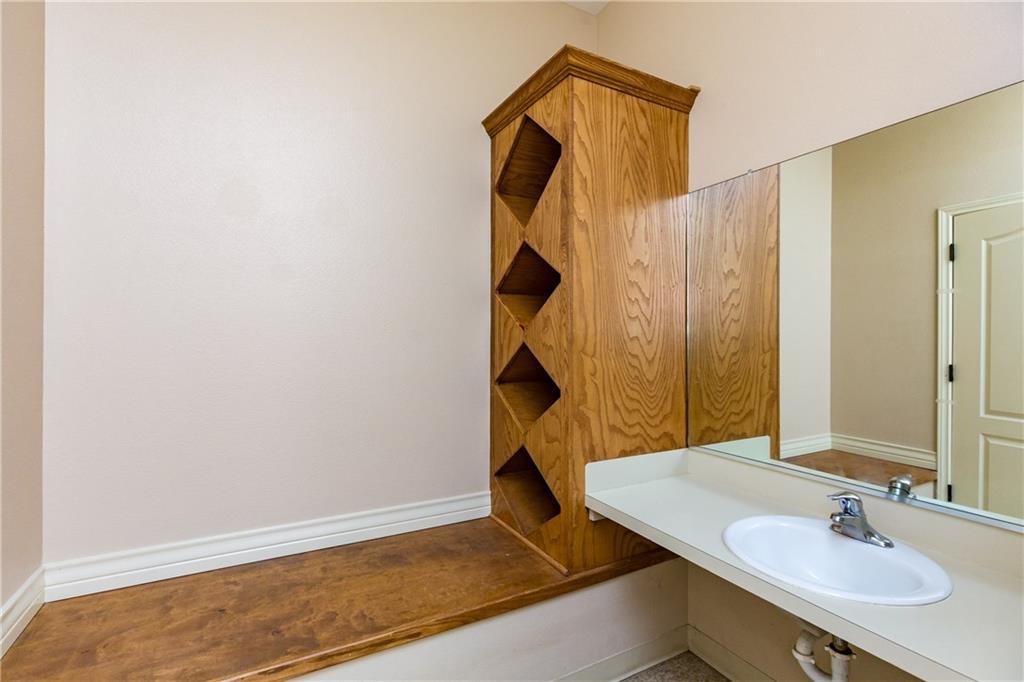 5402 Holly Rd, Corpus Christi, TX 78411 Bldg 2