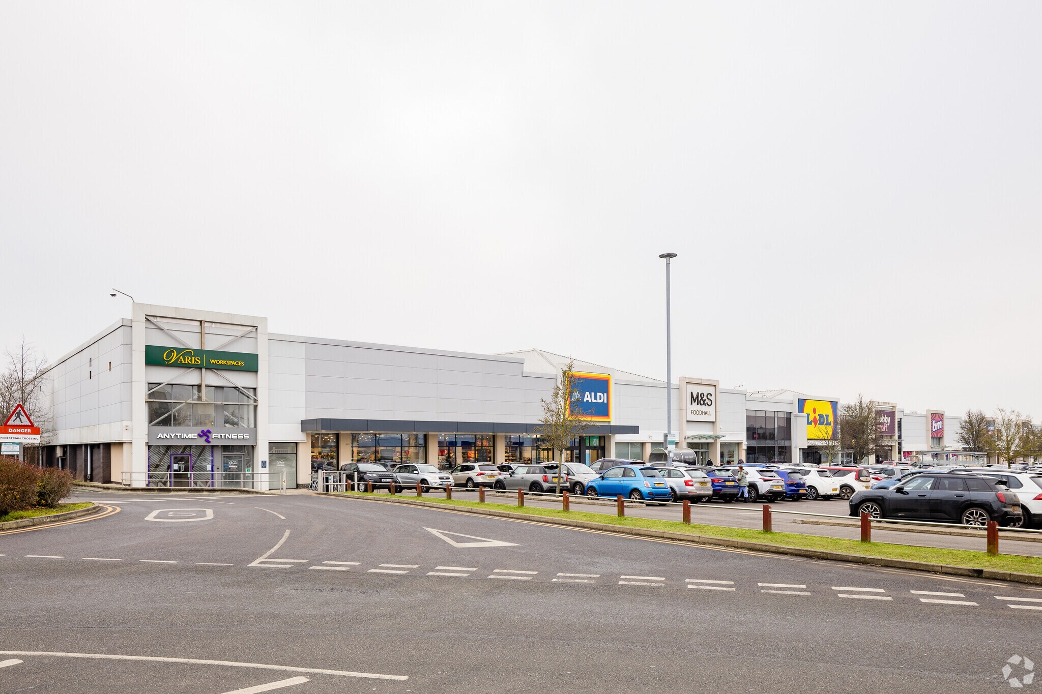 Theobald St, Borehamwood for lease Building Photo- Image 1 of 4